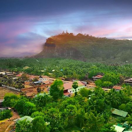 Family Batcave Homestay Баттамбанг Экстерьер фото