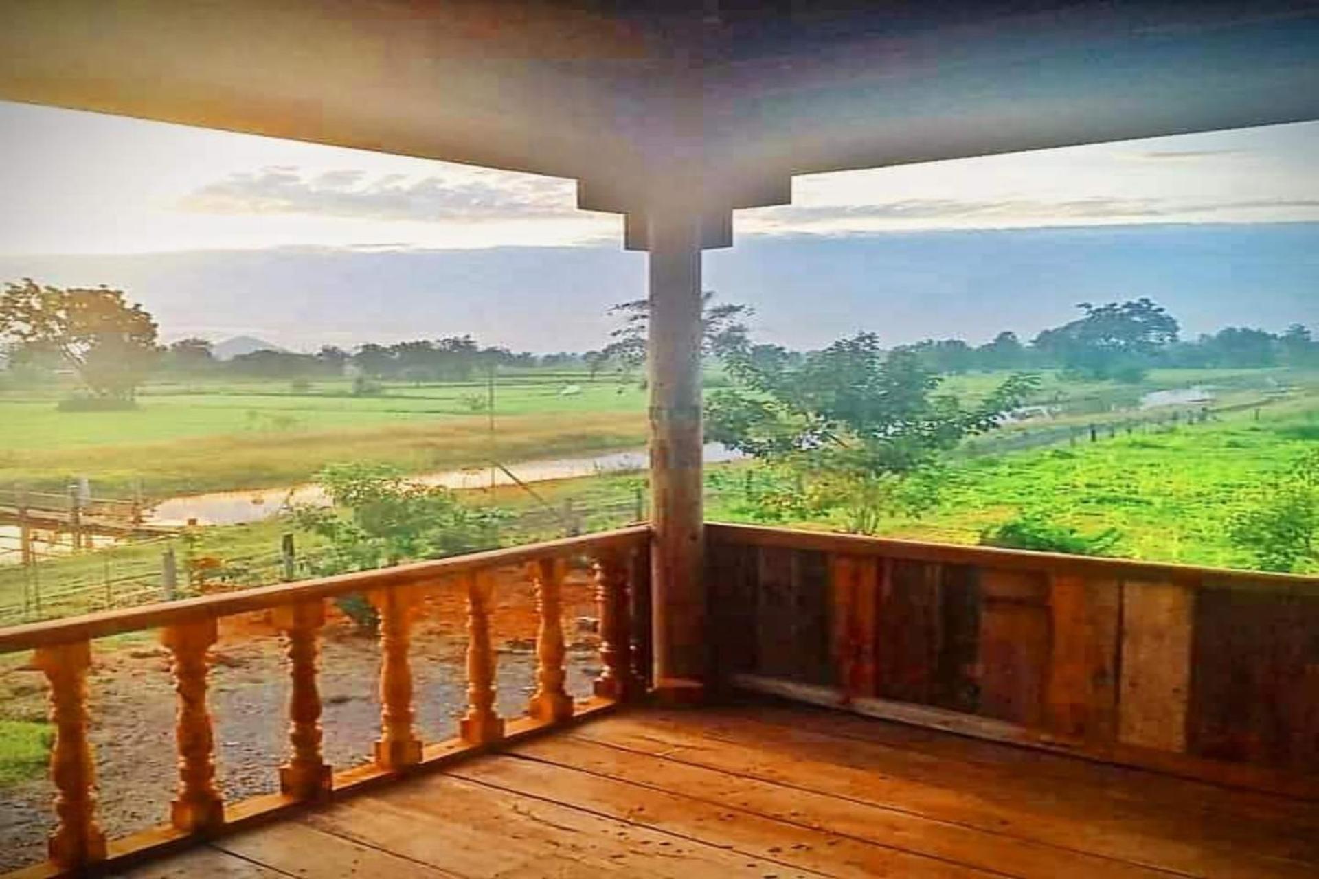 Family Batcave Homestay Баттамбанг Экстерьер фото