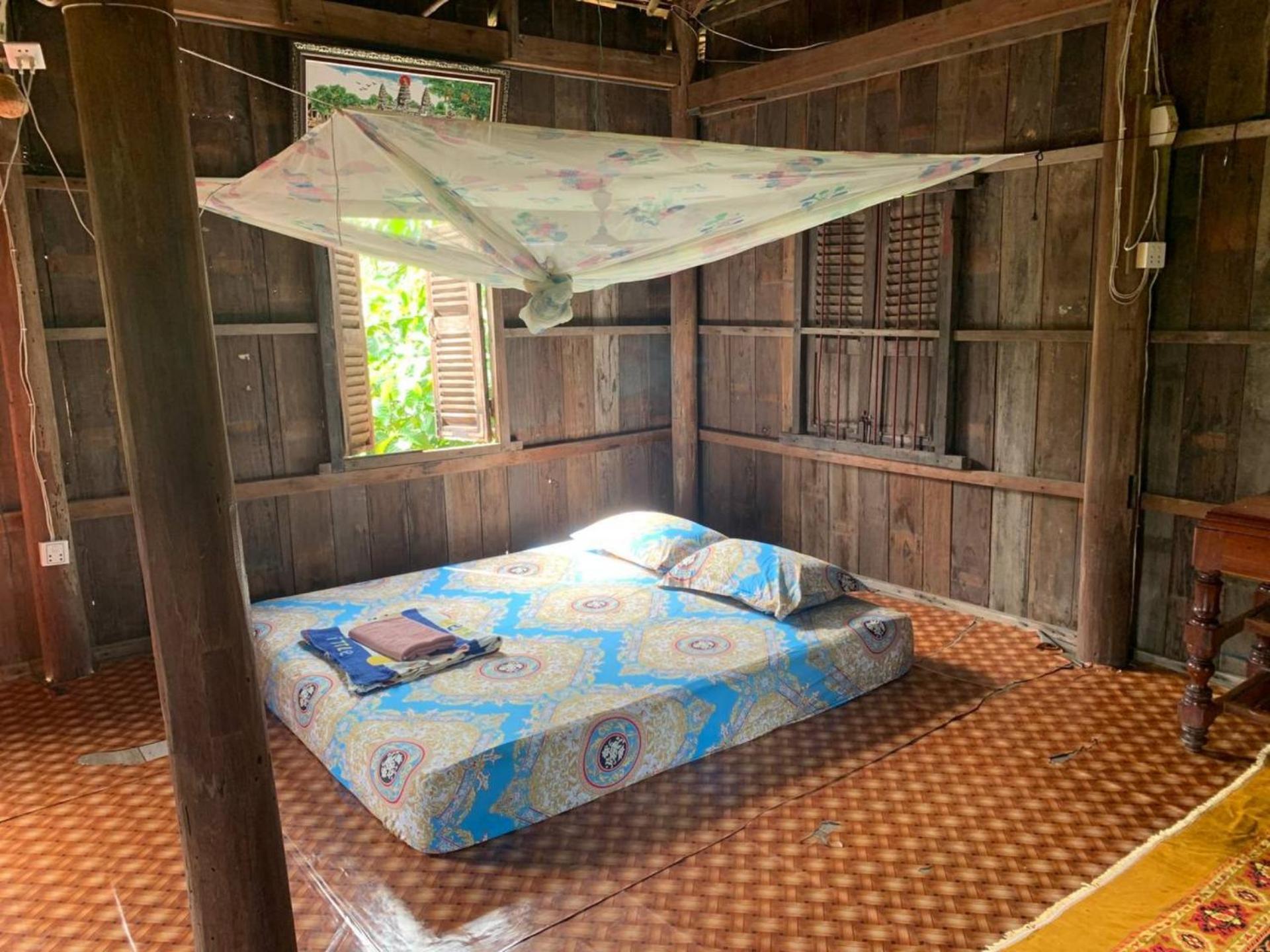 Family Batcave Homestay Баттамбанг Экстерьер фото