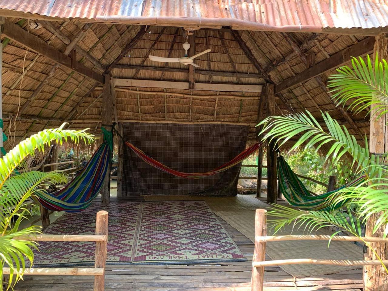 Family Batcave Homestay Баттамбанг Экстерьер фото